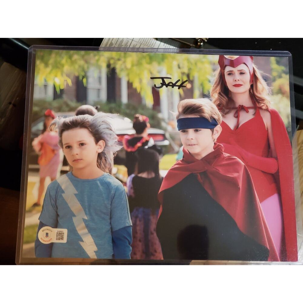 Marvel WandaVision JULIAN HILLIARD Billy Maximoff Signed 8x10 Photo Beckett COA